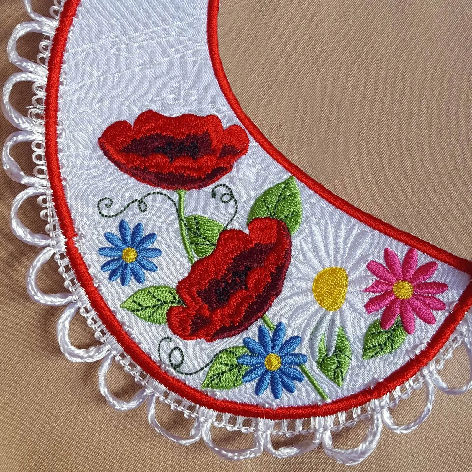 Peter Pan Poppy Collar