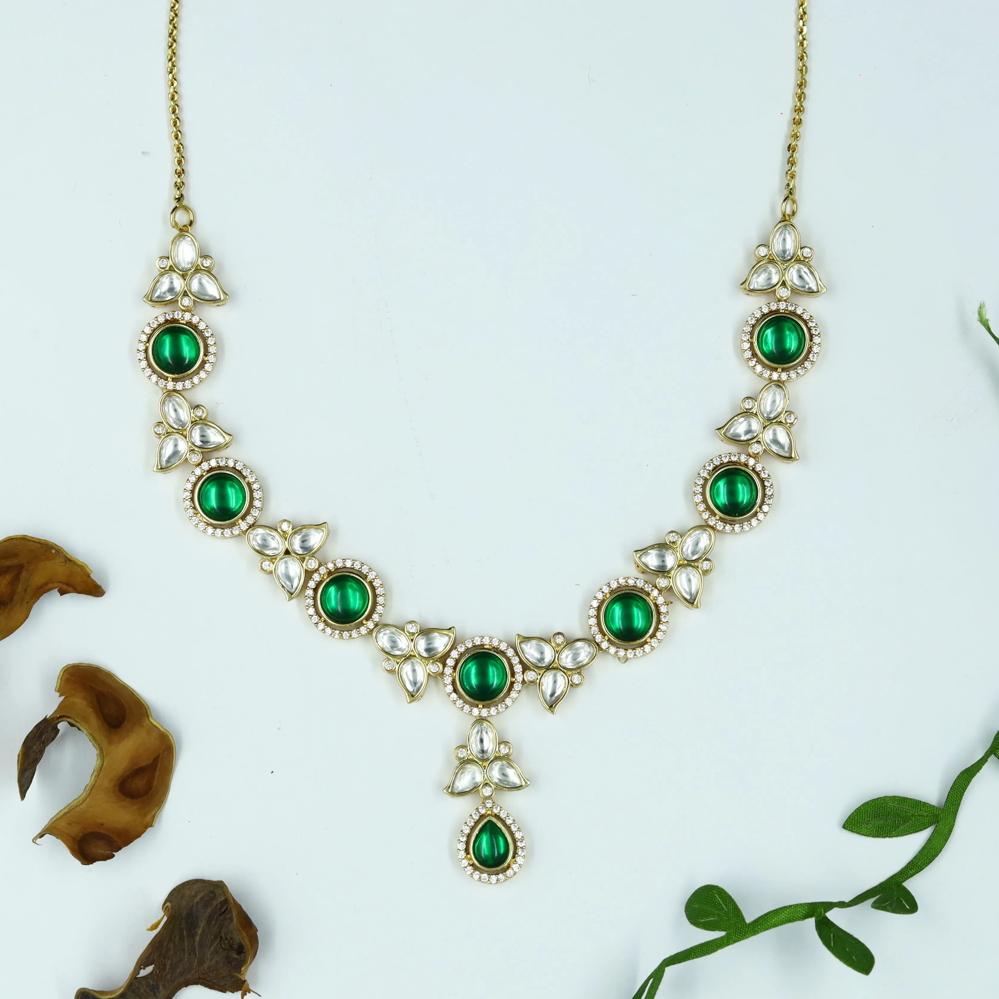Round Neck Kundan Necklace Set 12175-28