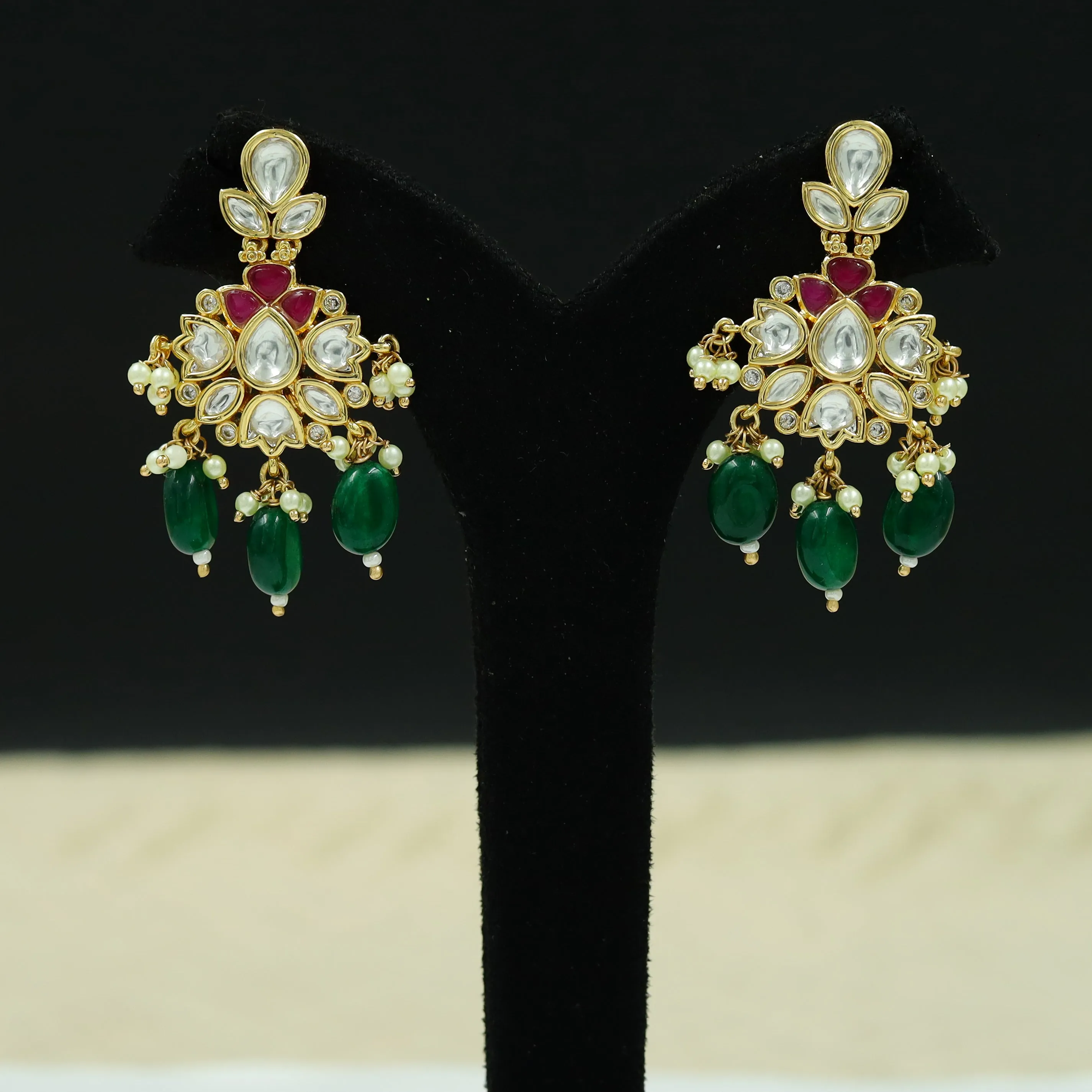 Round Neck Kundan Necklace Set 12178-28