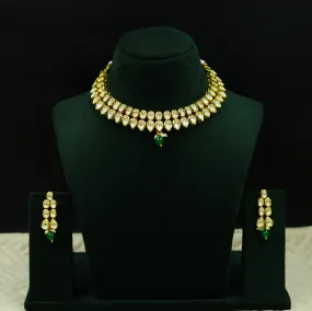 Round Neck Kundan Necklace Set 12923-31
