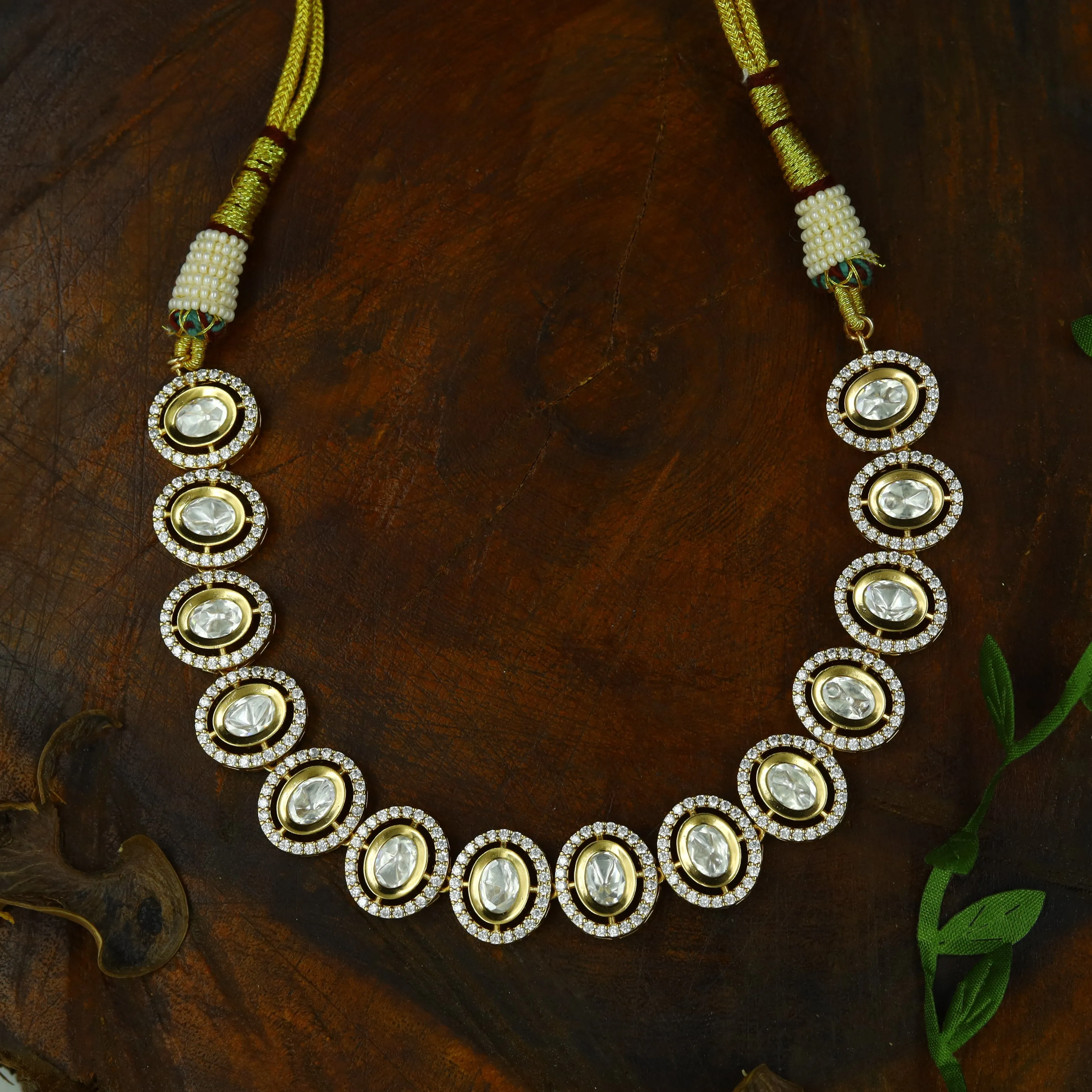 Round Neck Kundan Necklace Set 12926-31