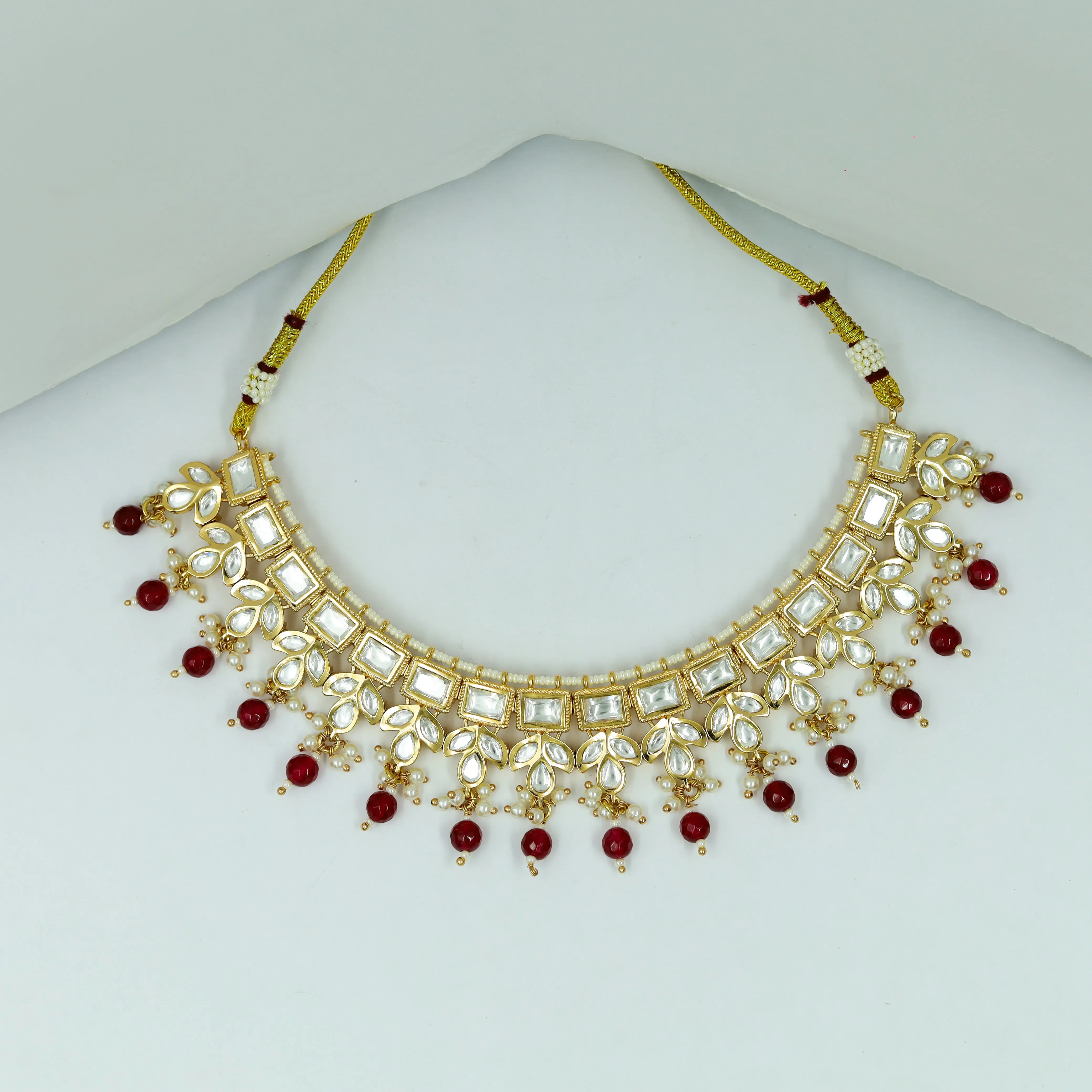Round Neck Kundan Necklace Set 12942-31